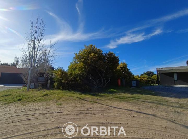 Terreno · 2106m²