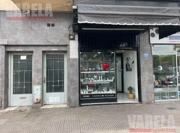 Local comercial · 99m² · Local en Venta Ideal Deposito Doble Altura Av Eva Perón 4800 Parque Avellaneda U$s 160.000