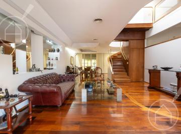 Casa · 534m² · 6 Ambientes · 2 Cocheras · Casa Seis Ambientes Villa Urquiza– Quincho, Jacuzzi, Pileta, Garaje Para 2 Autos