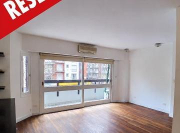 Departamento · 105m² · 3 Ambientes · Alquiler de Departamento 3 Ambientes con Dependencia - Balcón a La Calle - Patio Interno - Colon 2600