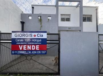 Casa · 155m² · 4 Ambientes · 2 Cocheras · Casa en Venta en Marmol 4 Ambientes Apto Crédito Bancario