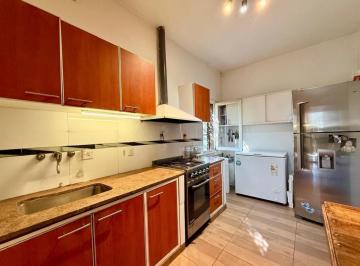 PH · 79m² · 4 Ambientes · 1 Cochera · PH en Venta con Patio - Castelar Sur