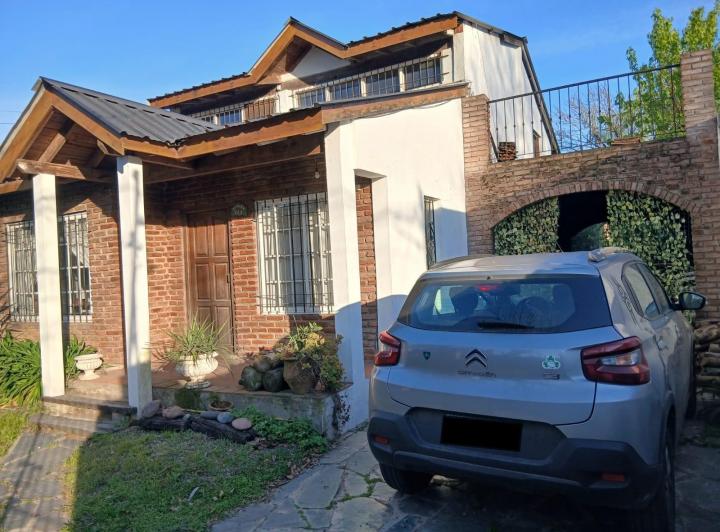 Casa · 135m² · 5 Ambientes · 2 Cocheras