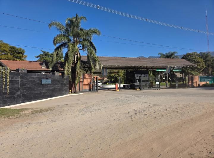 Terreno · 1606m²