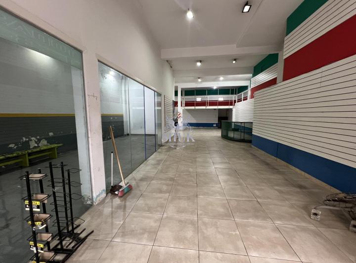 Local comercial · 170m²