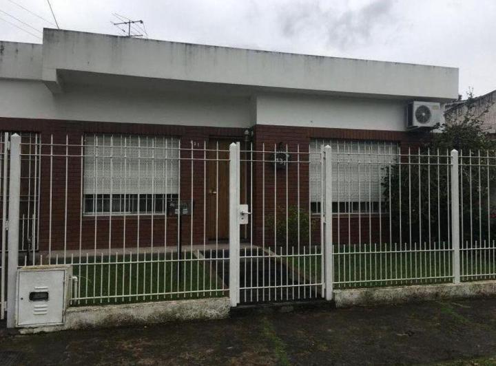 Casa · 100m² · 5 Ambientes · 1 Cochera