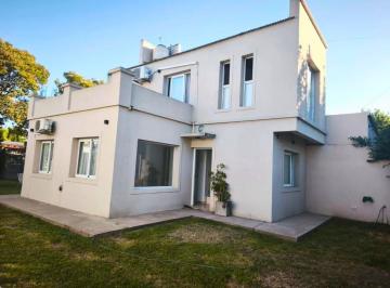 Casa · 75m² · 3 Ambientes · 2 Cocheras · Alquiler Casa Barrio Gigante del Oeste - Olmos