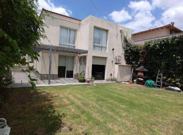 Casa · 160m² · 3 Dormitorios · 2 Cocheras · Se Alquila Casa en Dalvián