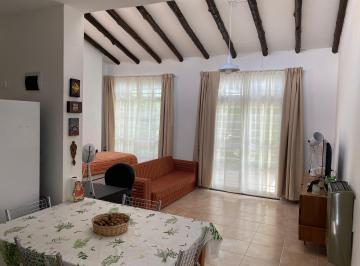 Casa de 2 ambientes, Centenario · Casa Amoblada Para Alquiler Corporativo — Centenario