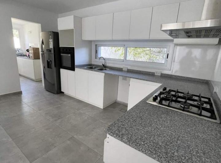 Departamento · 200ha · 8 Ambientes