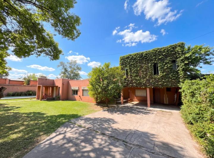 Casa · 168m² · 4 Ambientes · 2 Cocheras