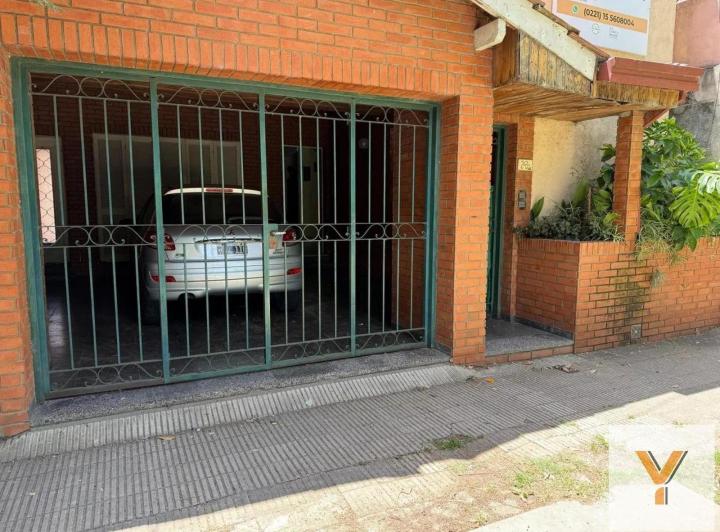 Casa · 235m² · 12 Ambientes