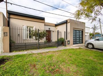Casa · 123m² · 4 Ambientes · 1 Cochera · Casa en Venta 2 Dorm.