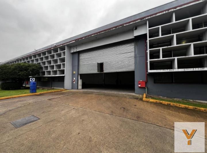 Depósito · 1290m²