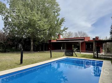 Casa · 102m² · 3 Ambientes · Casa en Venta y Alquiler de 2 Dorm. en Santa Catalina, Villanueva