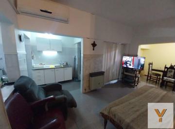 Casa · 192m² · 6 Ambientes · Casa en Venta - 3 Dorm. 1 Baño - Locales - 192 m² - Claromecó