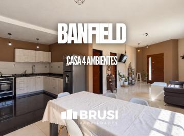 Casa · 100m² · 4 Ambientes · 2 Cocheras · Casa en Venta 4 Ambientes con Terraza y Parrilla - Banfield