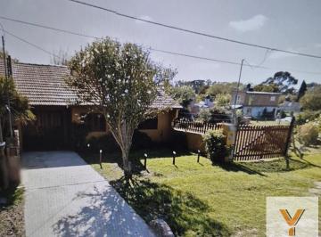 Casa · 110m² · 5 Ambientes · Casa en Venta - 4 Dorm. 2 Baños - Santa Clara del Mar