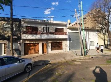 Casa · 145m² · 5 Ambientes · Casa en Venta - 3 Dorm. 3 Baños - Parque Avellaneda
