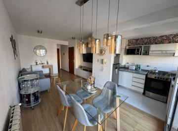 Departamento de 2 ambientes, Rosario · Semipiso de 1 Dormitorio - Amoblado - Edificio con Jacuzzi y Parrillero en Terraza.