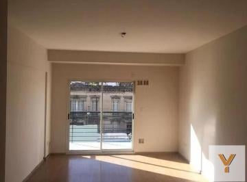 Departamento · 40m² · 2 Ambientes · Departamento en Venta - 1 Dormitorio 1 Baño - 42 m² - Flores
