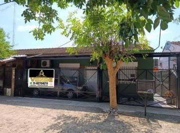 Casa de 3 ambientes, Almirante Brown · Venta de Chalet en Barrio Altos del Castillo, Casa 337