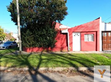 Casa · 120m² · 4 Ambientes · 1 Cochera · Casa en Venta - 3 Dorm. 2 Baños - 300 m² - Mar del Plata