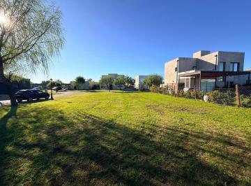 rs:asyg9g336qiz7uh6cd0wkmj5 · Venta Lote Santa Emilia Pilar del Este