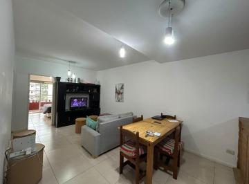 rs:u07hlo4cqdgaarlwjo2tbanb · Venta Departamento Dos Amb Flores Norte Apto Credi