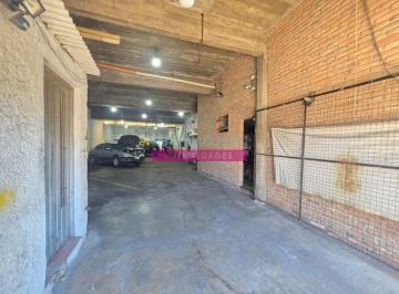 Bodega-Galpón · 220m² · 4 Ambientes · Venta Galpon con Vivienda. Zeballos 1200. Avellaneda