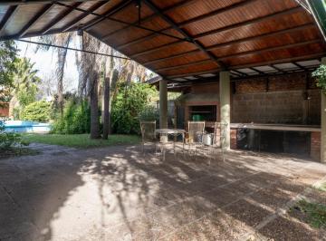 Casa · 114m² · 3 Ambientes · 2 Cocheras · Venta Cada de Dos Dorm. con Quincho y Pileta
