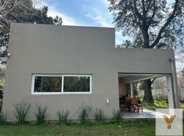 Casa · 186m² · 5 Ambientes · Casa en Venta - 4 Dorm. 4 Baños - 1.400 m² - Longchamps