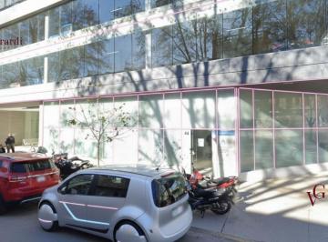 Local comercial · 240m² · 3 Cocheras · Local en Puerto Madero