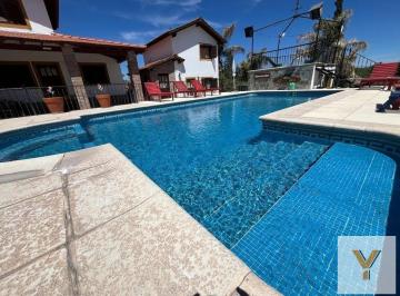 Edificio · 1700m² · 40 Ambientes · 10 Cocheras · Complejo Vacacional en Venta - 27 Habitaciones - Córdoba