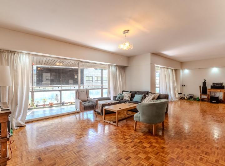 Departamento · 300m² · 5 Ambientes · 1 Cochera