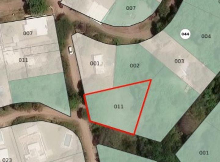 Terreno · 677m²