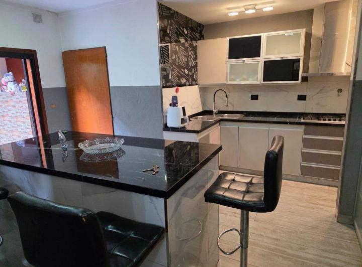 Casa · 160m² · 5 Ambientes · 1 Cochera