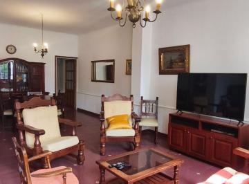Casa · 165m² · 4 Ambientes · 1 Cochera · Venta Casa Alta Cordoba Tres Dorm. 13 Cocher