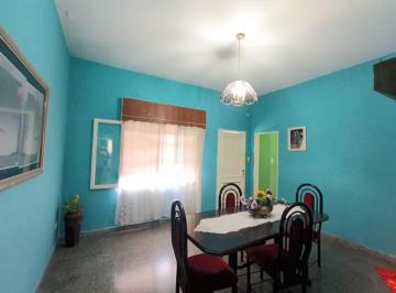 Casa · 108m² · 4 Ambientes · Venta Casa 4 Amb C /parque en Tablada Apto Credito