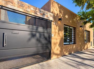 Casa · 108m² · 4 Ambientes · 2 Cocheras · Casa en Venta 4 Amb - Padua Sur con Pileta