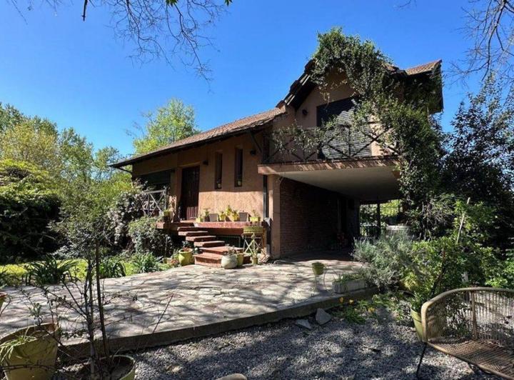 Casa · 233m² · 4 Ambientes · 1 Cochera