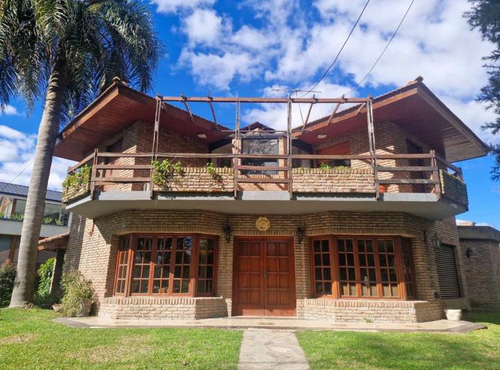 Casa · 206m² · 4 Ambientes · 1 Cochera