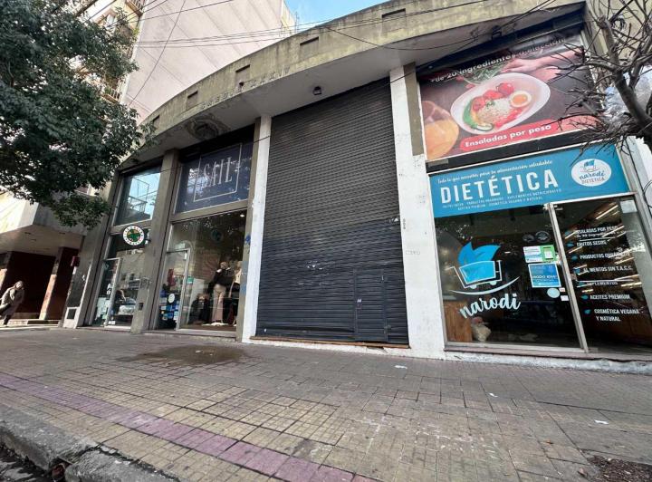 Local comercial · 128m²