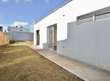 Casa · 72m² · 4 Ambientes · Casa en Venta La Plata
