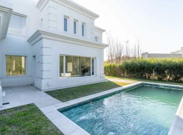 Casa · 300m² · 6 Ambientes · 2 Cocheras · Casa Venta Nuevo Quilmes 6 Amb. Apto Credito