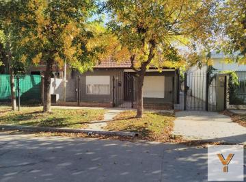 PH · 116m² · 3 Ambientes · 1 Cochera · PH en Venta - 2 Dorm. 1 Baño - 121 m² - Alejandro Korn