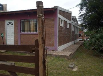 Casa · 325m² · 8 Ambientes · Casa en Venta - 6 Dorm. 2 Baños - Cocheras - 890 m² - Tanti, Córdoba