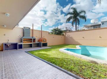 Casa · 329m² · 5 Ambientes · 4 Cocheras · Casa Venta Ramos Mejia 5amb Pileta Apto Credito