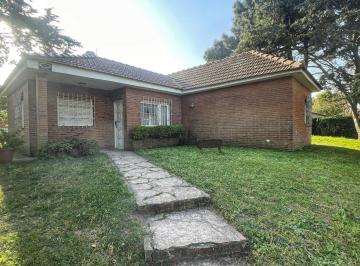 Casa · 70m² · 3 Ambientes · 1 Cochera · Venta de Casa en Ostende