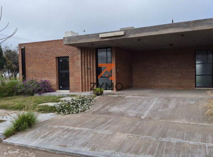 Casa · 200m² · 10 Ambientes · 2 Cocheras